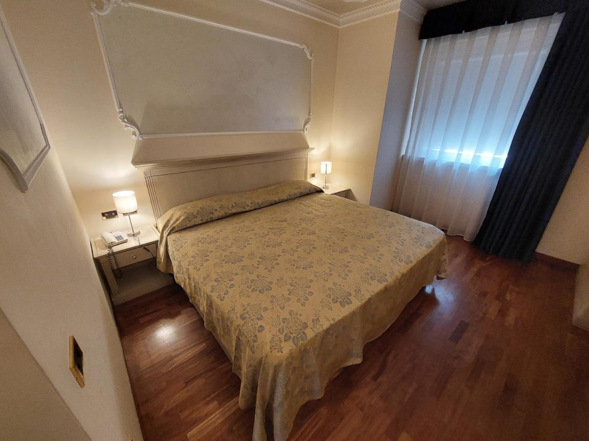 Hotel Villa Medici Rocca San Giovanni Ngoại thất bức ảnh